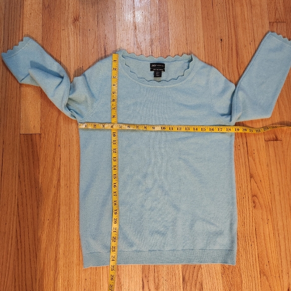 Jones New York 2-PLY Cashmere Sweater with Scalloped Neck and Cuffs Size Large - Picture 7 of 9